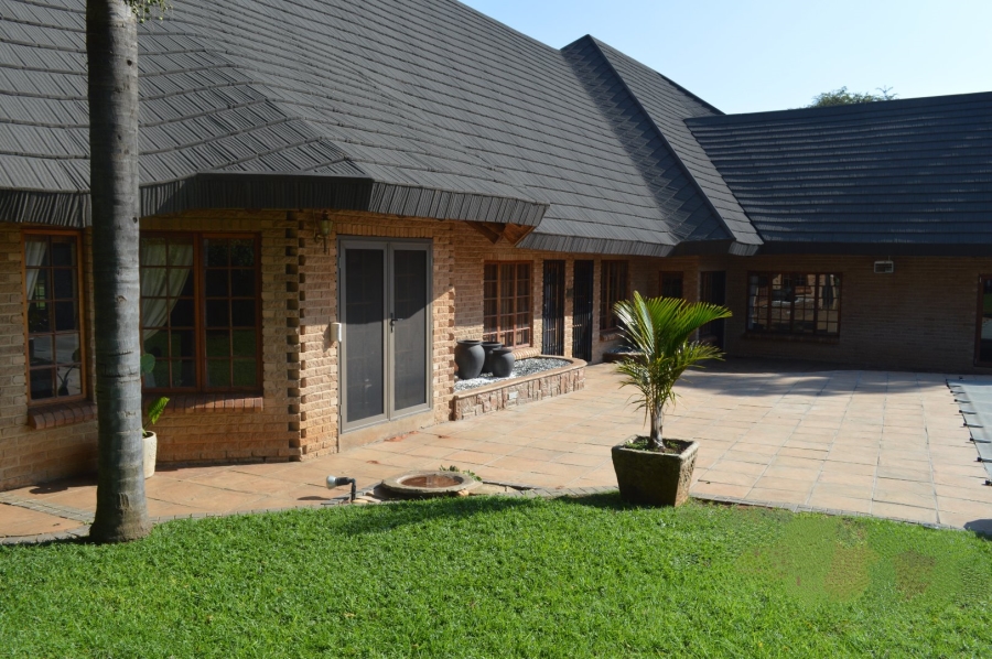 5 Bedroom Property for Sale in Wilkoppies North West